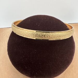 Small To Medium VINTAGE MONET ELEGANT CLASSIC GOLD TONE BANGLE BRACELET Heavy